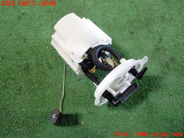 1UPJ-9230892510]ボルボ・V40(MD4204T)燃料ポンプ 中古_3