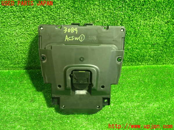 1UPJ-9230896066]ボルボ・V40(MD4204T)エアコンスイッチ1 中古_3