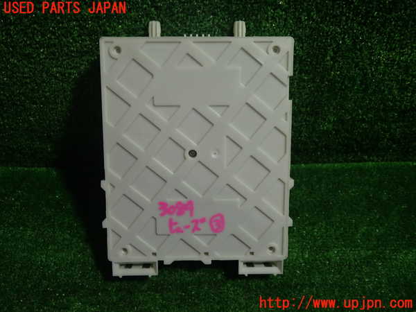 1UPJ-9230896743]ボルボ・V40(MD4204T)ヒューズボックス3 中古_3