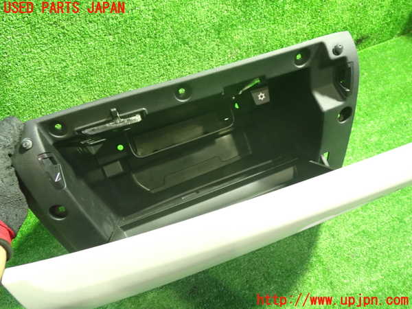 1UPJ-9230897516]ボルボ・V40(MD4204T)グローブボックス1 中古_2