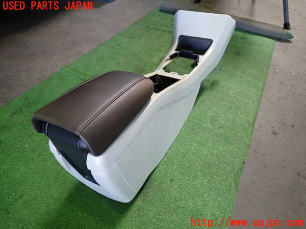 1UPJ-9230897540]ボルボ・V40(MD4204T)センターコンソール 中古_3
