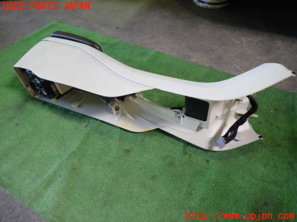 1UPJ-9230897540]ボルボ・V40(MD4204T)センターコンソール 中古_4