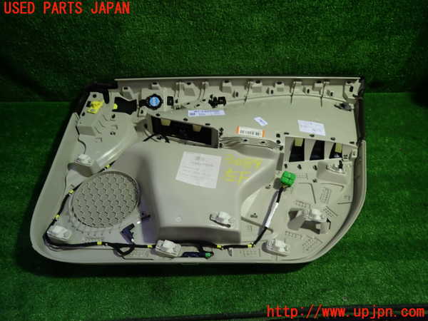1UPJ-9230891264]ボルボ・V40(MD4204T)左前ドア内張り 中古_3