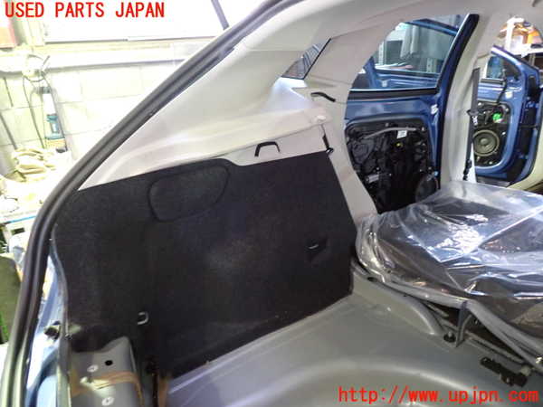 1UPJ-9230897680]ボルボ・V40(MD4204T)左リアピラートリム 中古_2