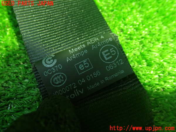 1UPJ-9230897185]ボルボ・V40(MD4204T)左2列目シートベルト 中古_3