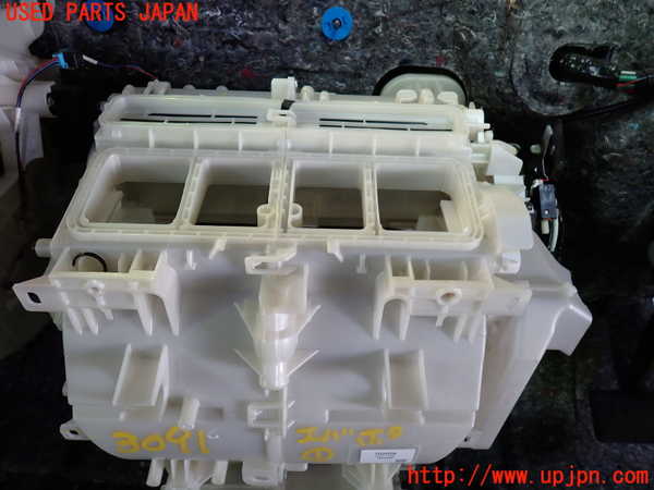 1UPJ-9230916081]エスティマハイブリッド(AHR20W)エバポレーター1(フロント) 中古_2