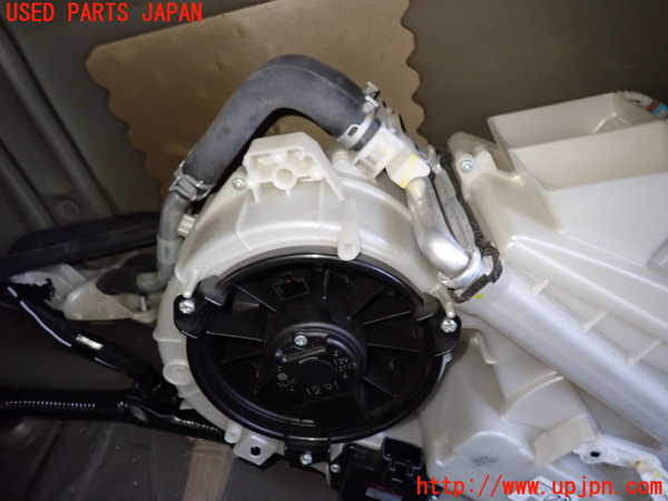 1UPJ-9230916082]エスティマハイブリッド(AHR20W)エバポレーター2(リヤ) 中古_2