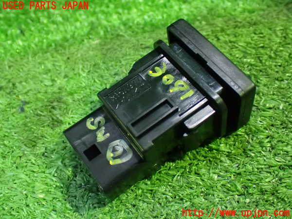 1UPJ-9230916308]エスティマハイブリッド(AHR20W)スイッチ3(パワードアオフ) 中古_2