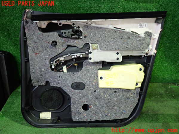 1UPJ-9230911264]エスティマハイブリッド(AHR20W)左前ドア内張り 中古_4