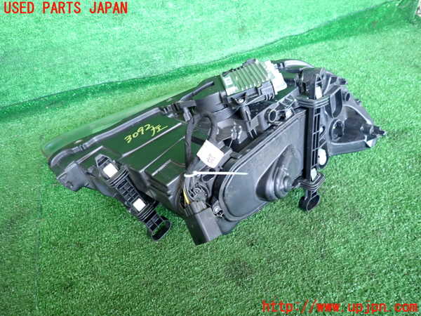2UPJ-9230921132]ボルボ・V60 クロスカントリー(FD4204T)左ヘッドライト HID 中古_2