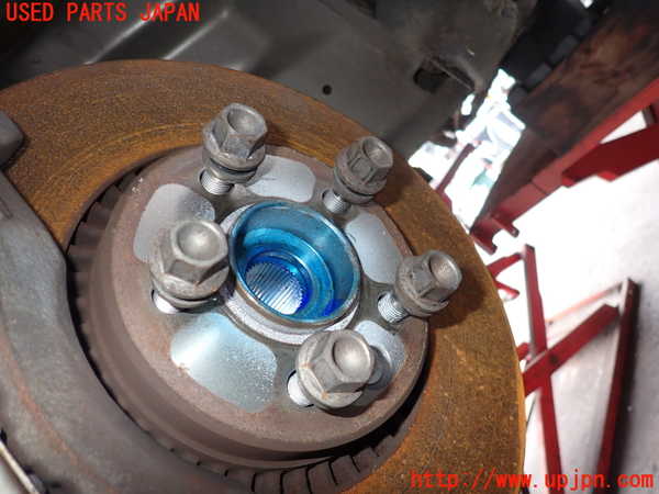 2UPJ-9230924295]ボルボ・V60 クロスカントリー(FD4204T)左フロントナックルハブ 中古_2