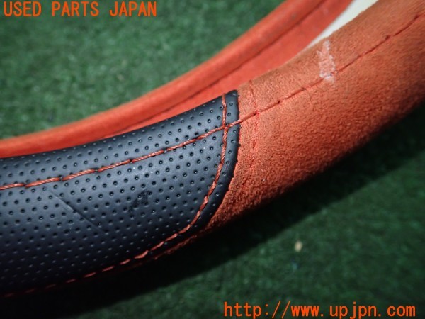 3UPJ=9230930001]レヴォーグ 1.6 STI Sport EyeSight(VM4 F型)後期 MOMO モモ COMFORT MICROFIBER 37×8.2 ハンドルカバー  中古_4