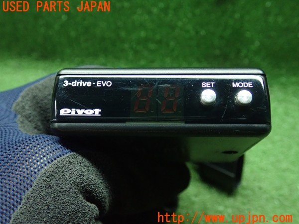 3UPJ=9230930576]レヴォーグ 1.6 STI Sport EyeSight(VM4 F型)後期 PIVOT ピボット 3-drive EVO スロットルコントローラー ハーネス付き 中古_3