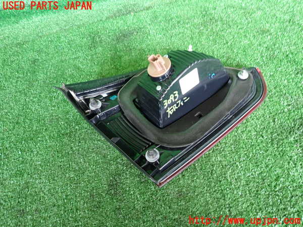 2UPJ-9230931550]レヴォーグ(VM4)右リアフィニッシャー 中古_2