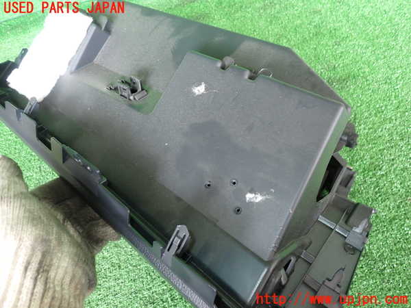 2UPJ-9230937516]レヴォーグ(VM4)グローブボックス1 中古_3