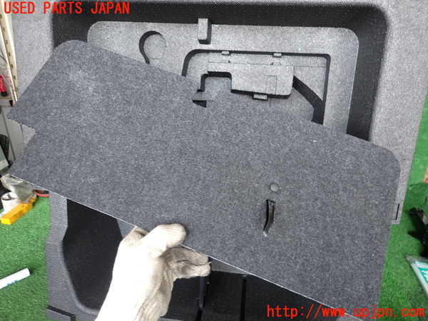 2UPJ-9230937773]レヴォーグ(VM4)ラゲッジトレイ3 中古_2