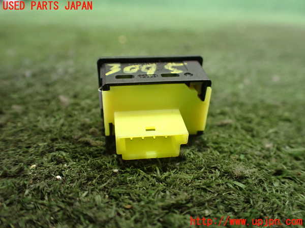 2UPJ-9230956309]BMW i3(1Z06)(I01)スイッチ4 (給油口) 中古_2
