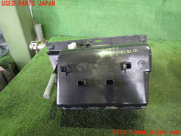 2UPJ-9230957516]BMW i3(1Z06)(I01)グローブボックス1 中古_3