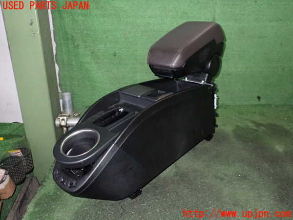 2UPJ-9230957540]BMW i3(1Z06)(I01)センターコンソール 中古_2