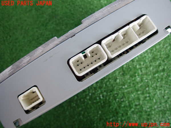 2UPJ-9230966525]クラウン ロイヤル(GRS200)アンプ 中古_4