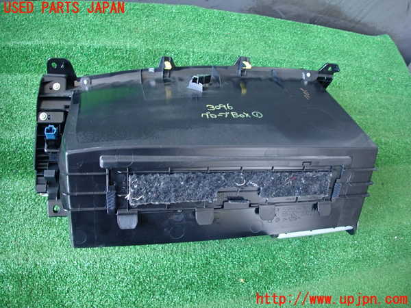 2UPJ-9230967516]クラウン ロイヤル(GRS200)グローブボックス1 中古_3