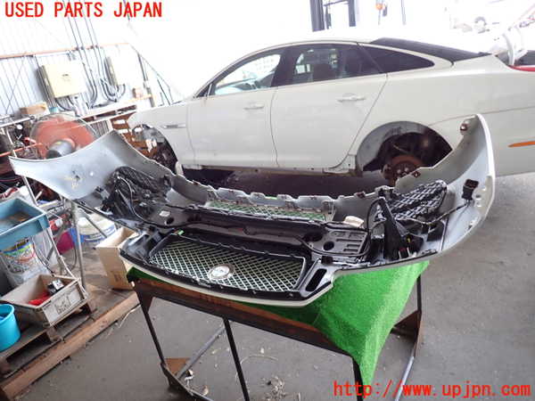 2UPJ-9230971010]ジャガー・XJ(J12LA)フロントバンパー 中古_5