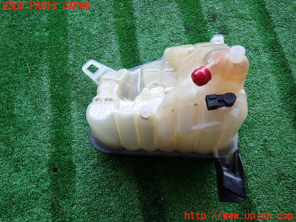 2UPJ-9230972410]ジャガー・XJ(J12LA)ラジエータータンク 中古_3