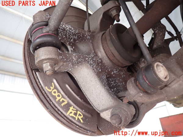 2UPJ-9230974305]ジャガー・XJ(J12LA)左リアナックルハブ 中古_2