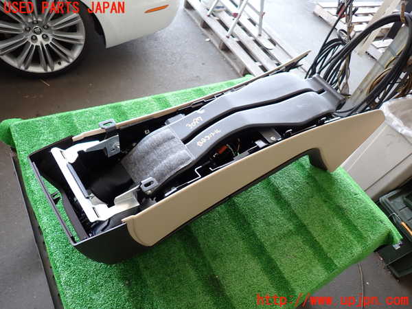 2UPJ-9230977540]ジャガー・XJ(J12LA)センターコンソール 中古_5