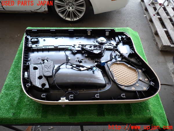 2UPJ-9230971234]ジャガー・XJ(J12LA)右前ドア内張り 中古_5