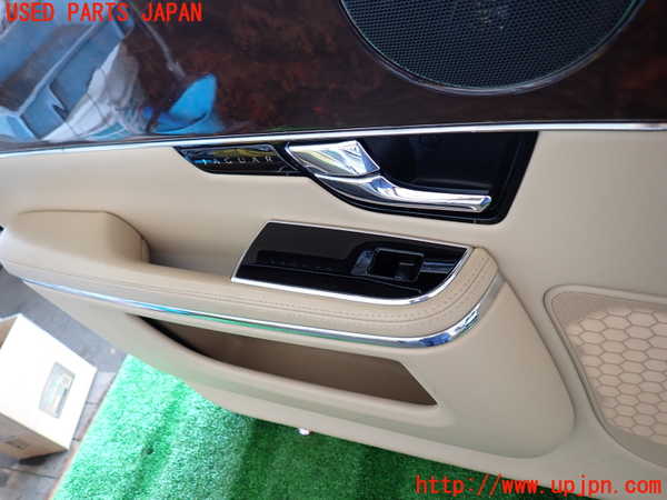 2UPJ-9230971264]ジャガー・XJ(J12LA)左前ドア内張り 中古_4
