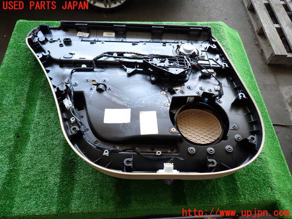 2UPJ-9230971294]ジャガー・XJ(J12LA)右後ドア内張り 中古_5