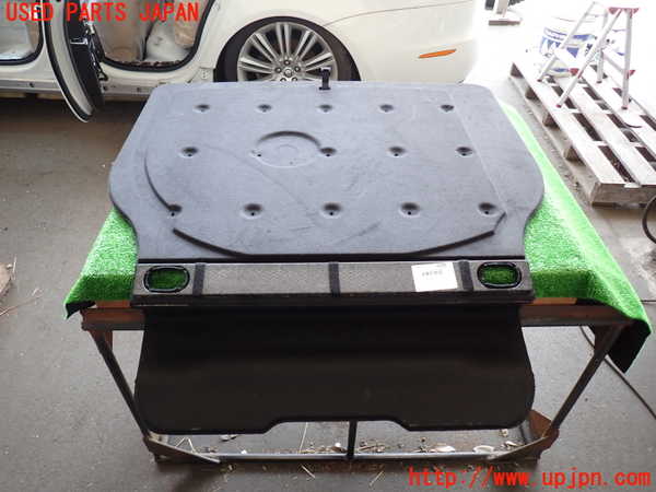 2UPJ-9230977771]ジャガー・XJ(J12LA)ラゲッジトレイ1 中古_3