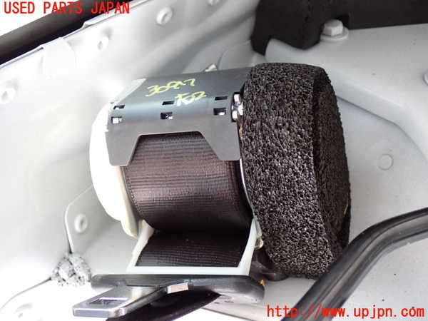2UPJ-9230977155]ジャガー・XJ(J12LA)右2列目シートベルト 中古_2