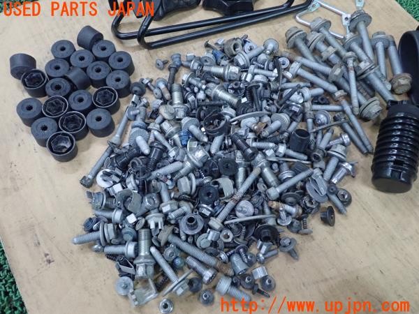 3UPJ=9230980720]VW ザ･ビートル(16CBZ)前期 ネジ・ナット・ステー類 セット ジャンク_2
