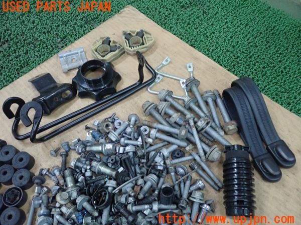 3UPJ=9230980720]VW ザ･ビートル(16CBZ)前期 ネジ・ナット・ステー類 セット ジャンク_3