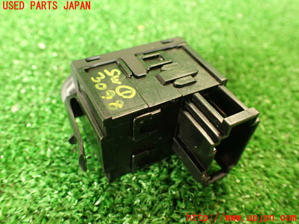 2UPJ-9230986306]VW ザ･ビートル(16CBZ)スイッチ1 (メーター照度/レベライザー) 中古_4