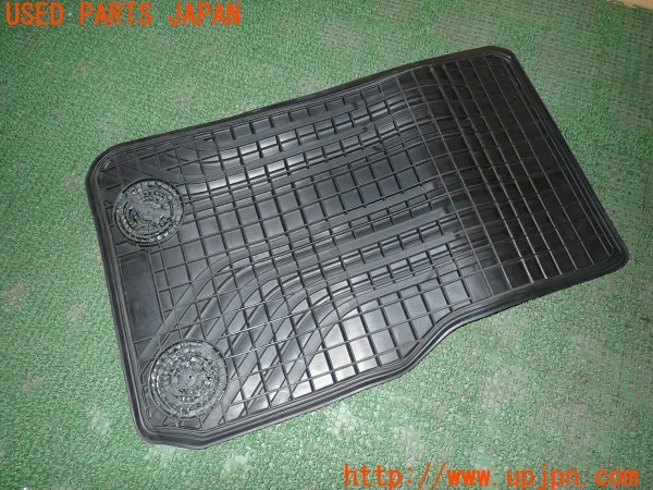 3UPJ=9230990001]BMW 320d ツーリング(8C20  F31)純正 左側助手席 フロアマット ラバーマット 右ハンドル用 中古_3