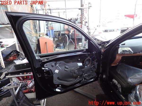 2UPJ-9230991260]BMW 320d ツーリング(8C20)左前ドア (43R-001735) 中古 (F31)_2