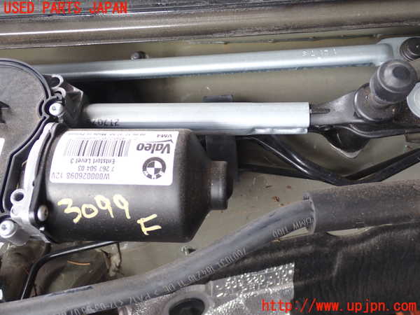 2UPJ-9230996770]BMW 320d ツーリング(8C20)フロントワイパーモーター 中古 (F31)_2