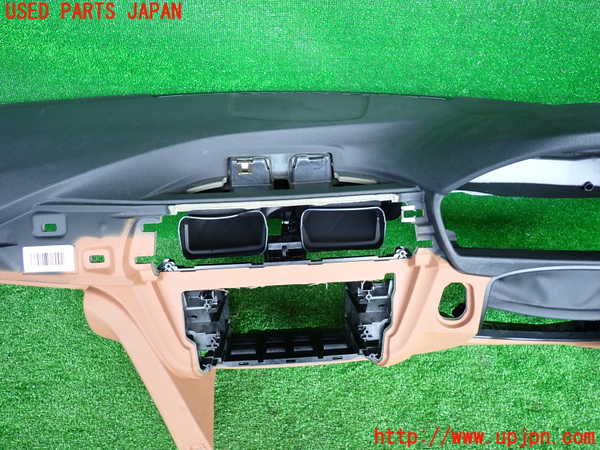 2UPJ-9230997505]BMW 320d ツーリング(8C20)ダッシュボード 中古 (F31)_4