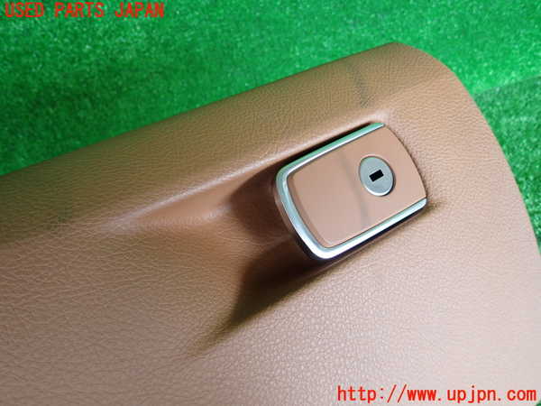 2UPJ-9230997516]BMW 320d ツーリング(8C20)グローブボックス1 中古 (F31)_2