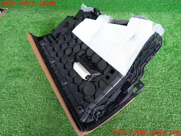 2UPJ-9230997516]BMW 320d ツーリング(8C20)グローブボックス1 中古 (F31)_3