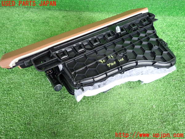 2UPJ-9230997516]BMW 320d ツーリング(8C20)グローブボックス1 中古 (F31)_4