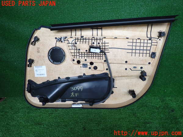 2UPJ-9230991264]BMW 320d ツーリング(8C20)左前ドア内張り 中古 (F31)_2