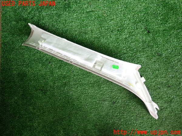 2UPJ-9230997660]BMW 320d ツーリング(8C20)左フロントピラートリム 中古 (F31)_2