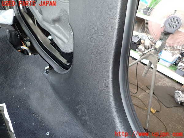 2UPJ-9230997670]BMW 320d ツーリング(8C20)左センターピラートリム 中古 (F31)_4
