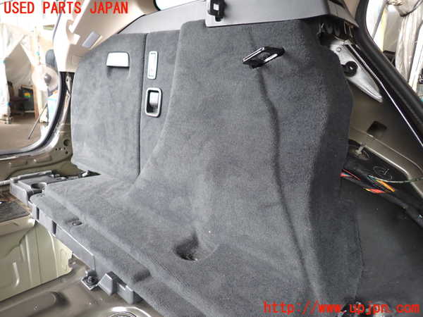 2UPJ-9230997680]BMW 320d ツーリング(8C20)左リアピラートリム 中古 (F31)_4