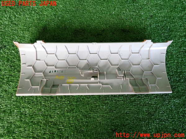 2UPJ-9230997691]BMW 320d ツーリング(8C20)内装トリム類1 中古 (F31)_2
