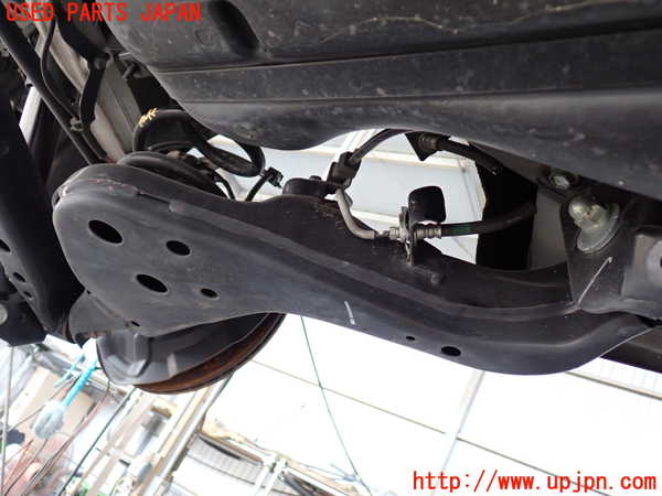 2UPJ-9231004305]エクストレイル(NT32)左リアナックルハブ 中古_2